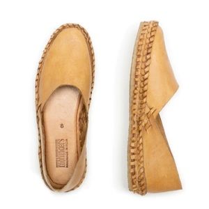 New Mohinders Handmade Leather flats sz 8 made in India brand new